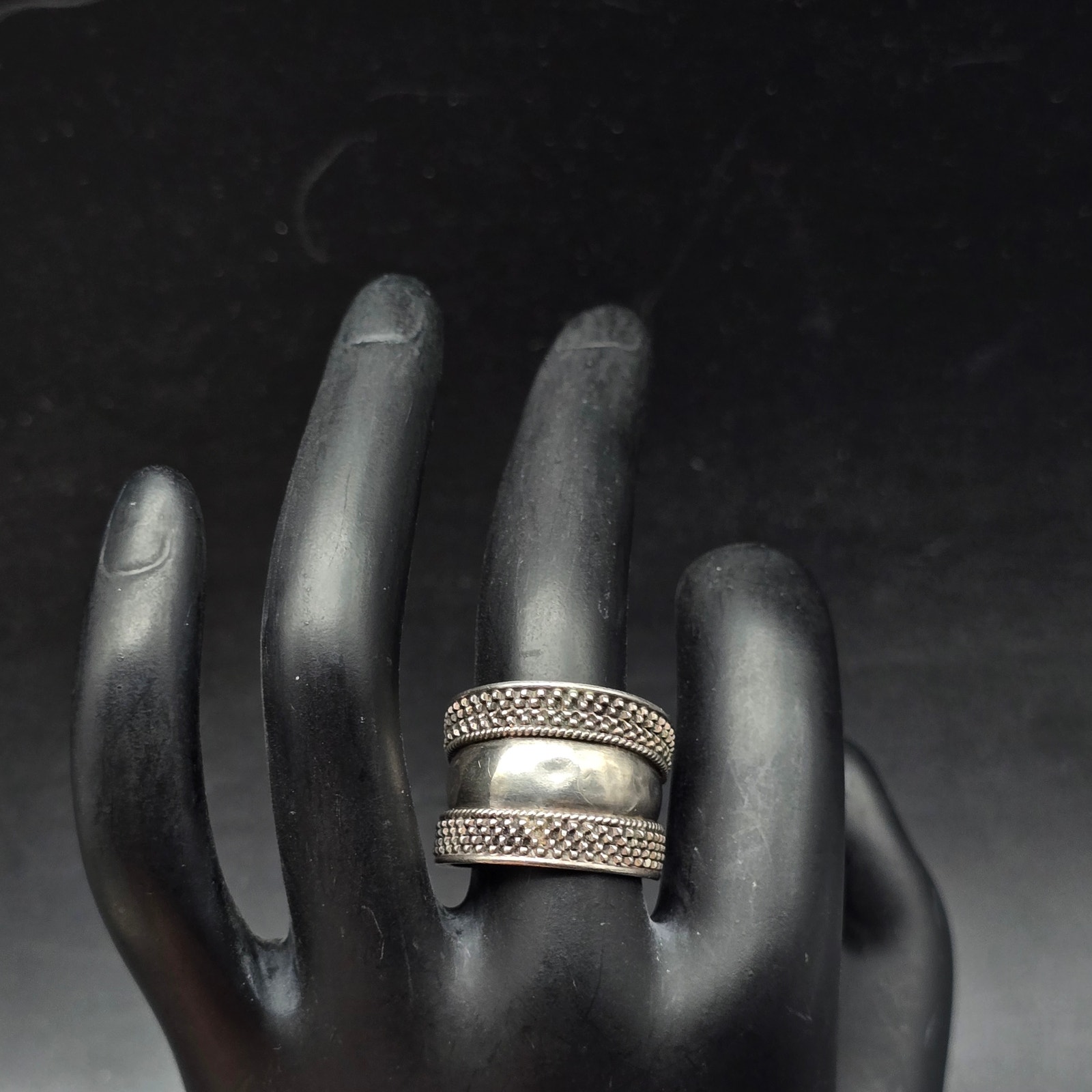 Sterling Silver Hammered Chunky Ring Size 75 44$